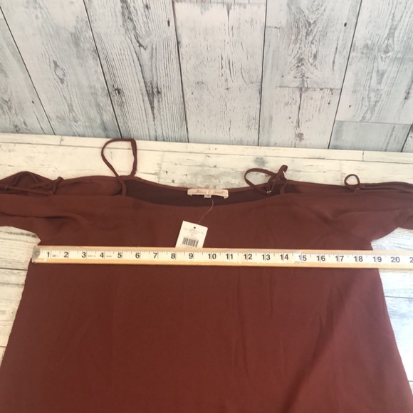 Willow & Root Long Sleeve Cold Shoulder Top NWT Small - Picture 5 of 10